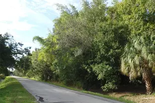 1240 70th St N, Saint Petersburg, FL 33710 - Photo 14