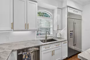 1298 Seville Ln NE, Saint Petersburg, FL 33704 - Photo 10