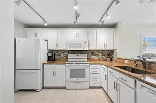 719 Pinellas Bayway S, Saint Petersburg, FL 33715 - Photo 10