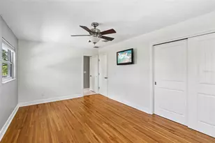 6827 Tequesta Dr, Seminole, FL 33777 - Photo 32