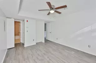 2400 Feather Sound Dr, Clearwater, FL 33762 - Photo 24