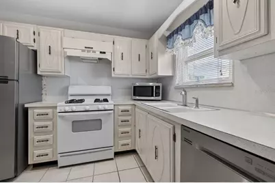 5357 81st Street N #12, Saint Petersburg, FL 33709 - Photo 2