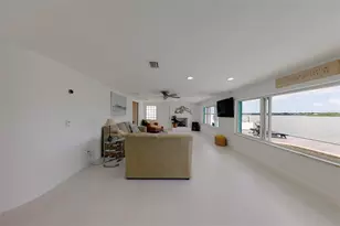 326 176th Ave Cir, Redington Shores, FL 33708 - Photo 18