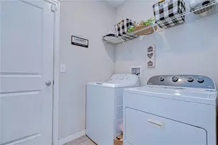 4321 Globe Thistle Dr, Tampa, FL 33619 - Photo 10