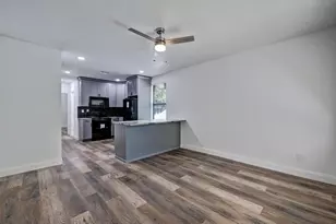 736 Jackson St N, Saint Petersburg, FL 33705 - Photo 6