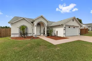 38912 Carr Dr, Zephyrhills, FL 33540 - Photo 6