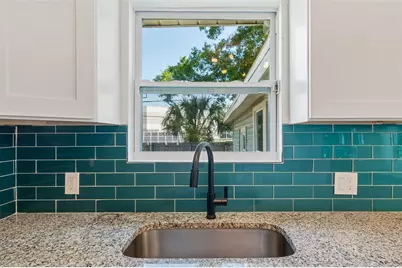 4135 Fairfield Avenue S, Saint Petersburg, FL 33711 - Photo 12