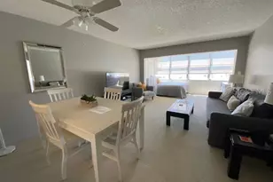 4575 Cove Cir, Saint Petersburg, FL 33708 - Photo 12