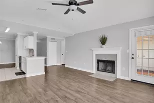 18245 Bridle Club Dr, Tampa, FL 33647 - Photo 4