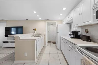 2415 11th Street N, Saint Petersburg, FL 33704 - Photo 22