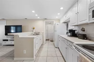 2415 11th St N, Saint Petersburg, FL 33704 - Photo 22