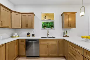 270 Diogenes St, Dunedin, FL 34698 - Photo 18