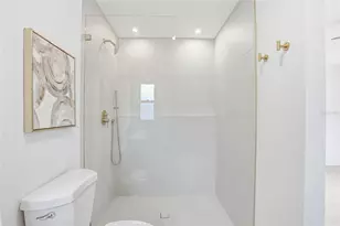 6470 26th Ave N, Saint Petersburg, FL 33710 - Photo 20