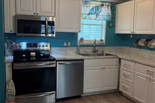 37650 Newal Ave, Zephyrhills, FL 33542 - Photo 12