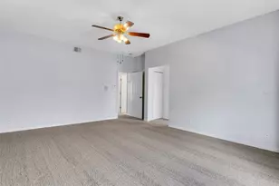 8198 Eagles Park Dr, Saint Petersburg, FL 33709 - Photo 32