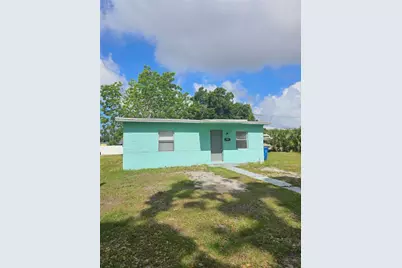 1147 32nd Street S, Saint Petersburg, FL 33712 - Photo 2