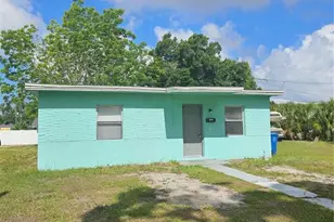 1147 32nd St S, Saint Petersburg, FL 33712 - Photo 2