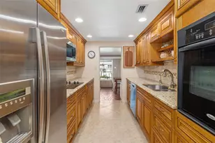 302 Bryn Mawr Island, Bradenton, FL 34207 - Photo 10