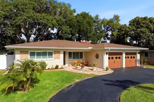 1727 Cypress Ave, Belleair, FL 33756 - Photo 2