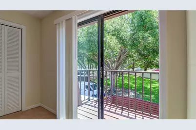 15206 W Pond Woods Drive, Tampa, FL 33618 - Photo 46