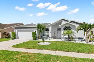 11426 Zenith Cir, Tampa, FL 33635 - Photo 2