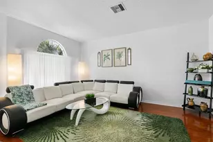 11426 Zenith Cir, Tampa, FL 33635 - Photo 6