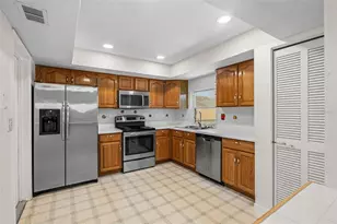 3376 Wind Chime Dr, Clearwater, FL 33761 - Photo 8