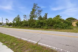 6011 Freeport Dr, Spring Hill, FL 34606 - Photo 10