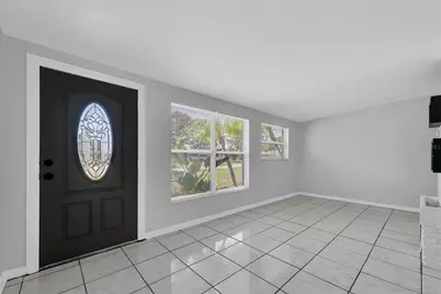 110 14th Avenue SW, Largo, FL 33770 - Photo 4
