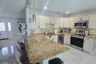 7002 Danewood Ct, Tampa, FL 33615 - Photo 16