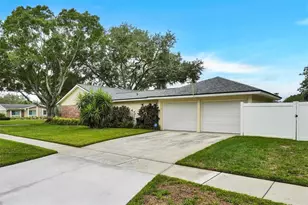 11816 Lipsey Rd, Tampa, FL 33618 - Photo 4