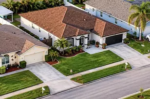 29641 Eagle Station Dr, Wesley Chapel, FL 33543 - Photo 4
