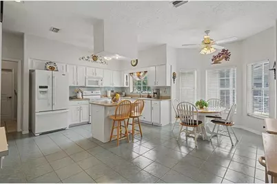 6634 Northlake Drive, Zephyrhills, FL 33542 - Photo 4