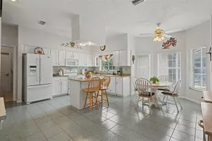 6634 Northlake Dr, Zephyrhills, FL 33542 - Photo 4
