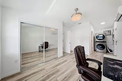 1565 Connecticut Avenue NE, Saint Petersburg, FL 33703 - Photo 20