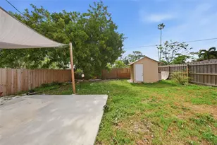 1565 Connecticut Ave NE, Saint Petersburg, FL 33703 - Photo 36