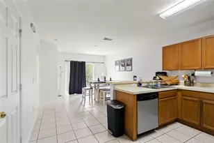 9816 Carlsdale Dr, Riverview, FL 33578 - Photo 6