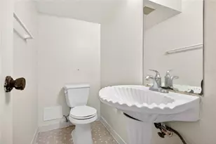 14452 Reuter Strasse, Tampa, FL 33613 - Photo 4