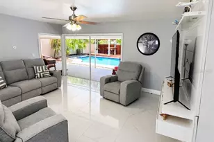 5124 Springwood Dr, Tampa, FL 33624 - Photo 2
