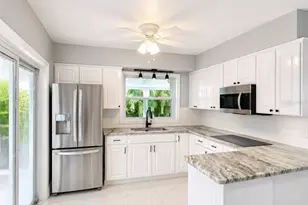 5124 Springwood Dr, Tampa, FL 33624 - Photo 6
