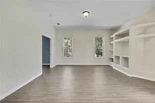300 Hampshire Ave, Spring Hill, FL 34606 - Photo 16