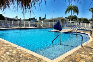124 Americana Ct NE, Saint Petersburg, FL 33702 - Photo 36