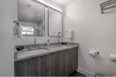 8757 Bay Pointe Drive, Tampa, FL 33615 - Photo 32