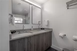 8757 Bay Pointe Dr, Tampa, FL 33615 - Photo 32