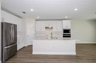 31681 Bienville Ln, Wesley Chapel, FL 33545 - Photo 10