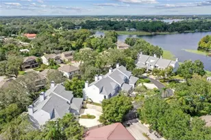 9726 Tiffany Oaks Ln, Tampa, FL 33612 - Photo 2