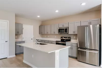 9110 Belleview Forest Pass, Dade City, FL 33525 - Photo 2