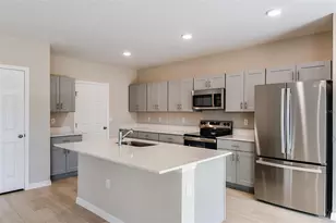 9110 Belleview Forest Pass, Dade City, FL 33525 - Photo 2