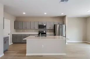 9110 Belleview Forest Pass, Dade City, FL 33525 - Photo 8