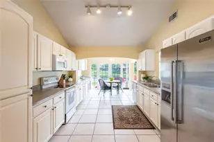 3605 Schefflera Rd, Tampa, FL 33618 - Photo 16